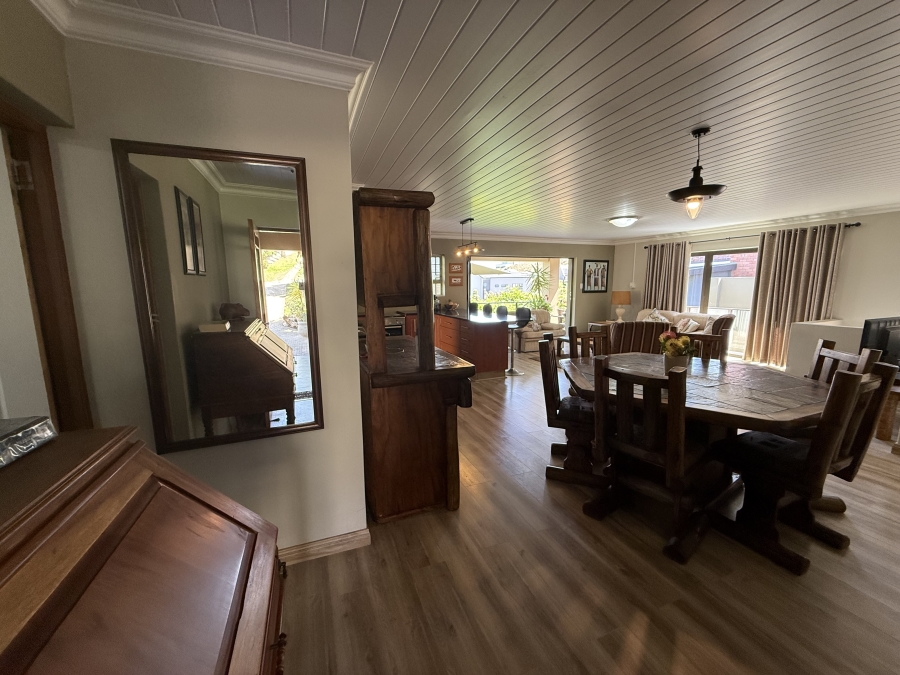 4 Bedroom Property for Sale in Monte Christo Western Cape